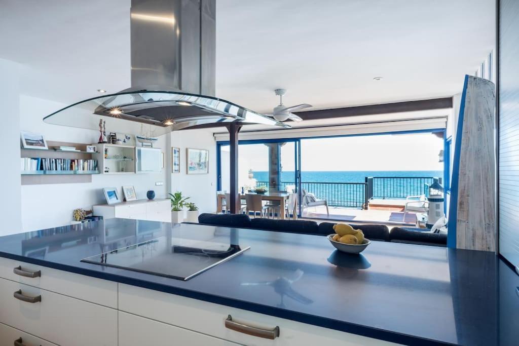 Appartamento ¡Impactante Apartamento A Cero Linea De Mar! Tarragona Esterno foto